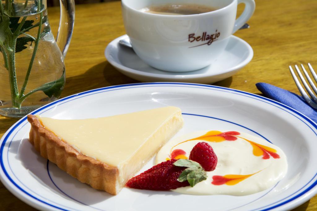 The Rose Garden Bed & Breakfast And Cafe Кенмеър Екстериор снимка