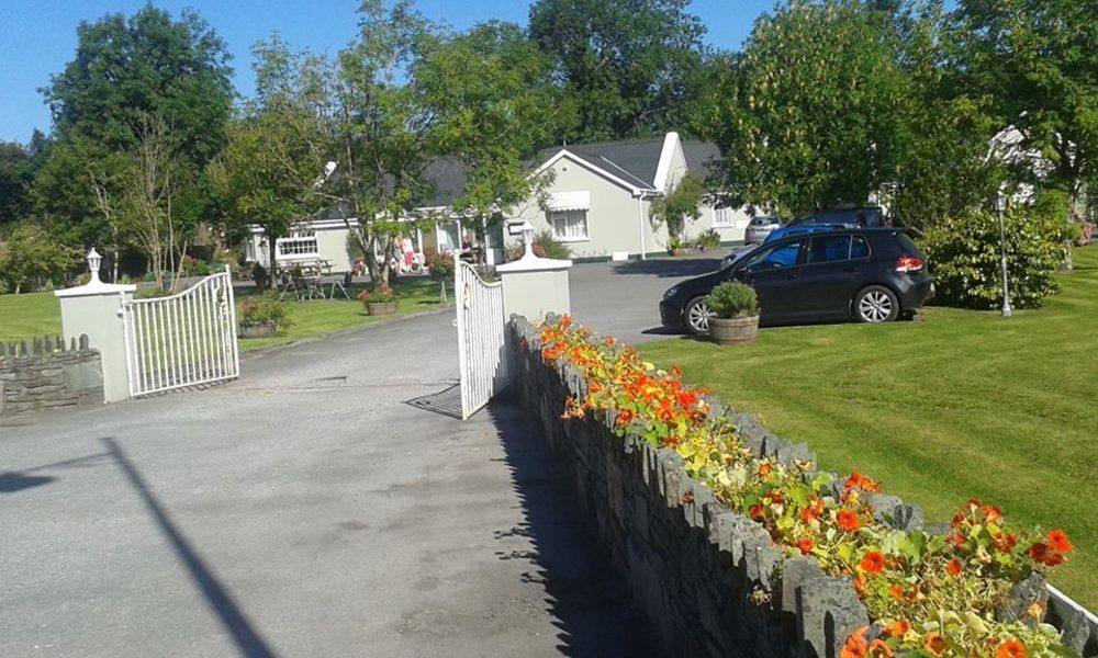 The Rose Garden Bed & Breakfast And Cafe Кенмеър Екстериор снимка